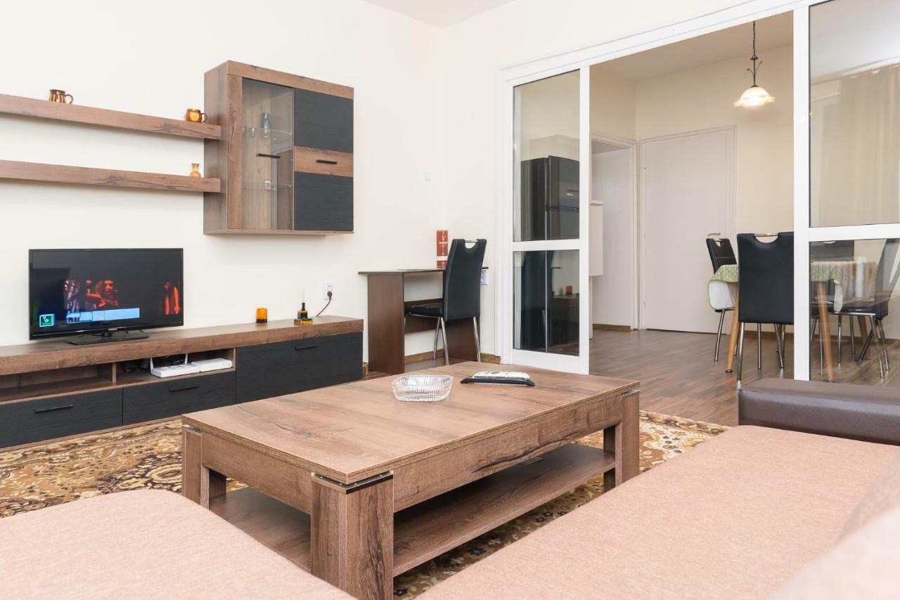 Central Academic Apartment Софія Екстер'єр фото