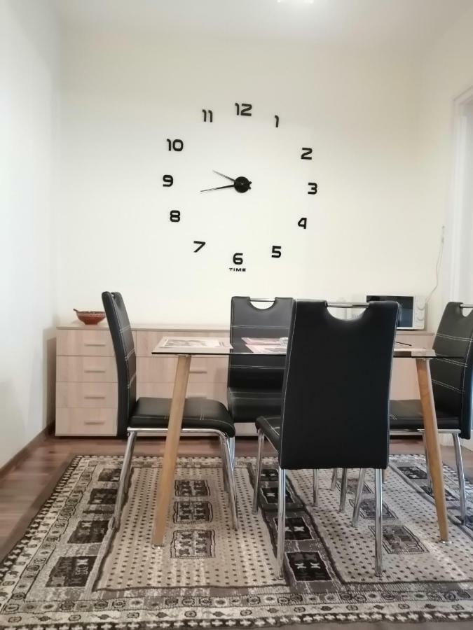 Central Academic Apartment Софія Екстер'єр фото